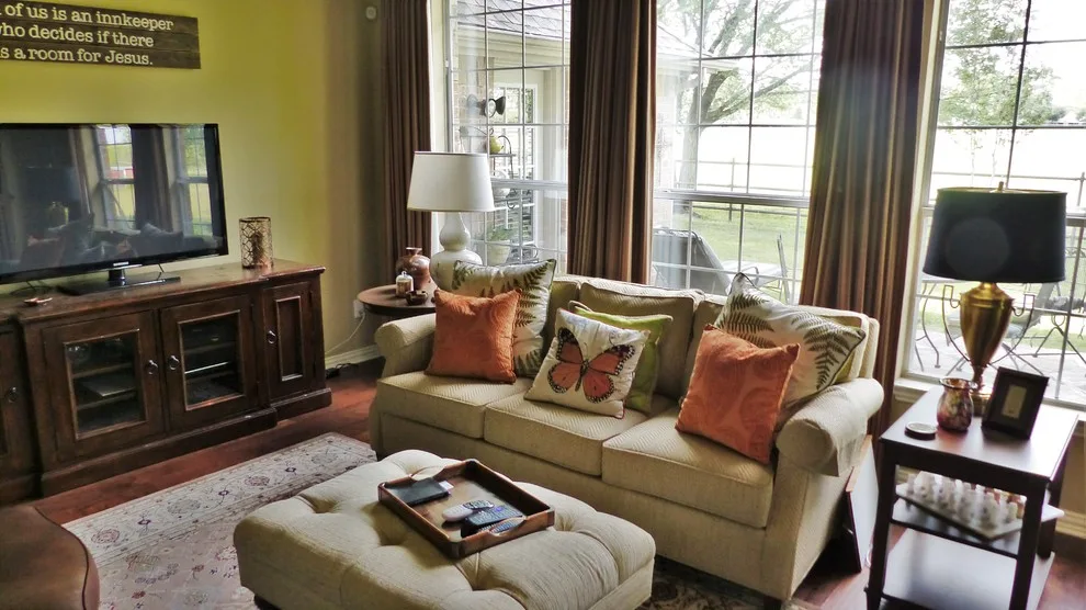 Lounge Area by Amy's Paint And Remodeling Solutions - Photo 2
