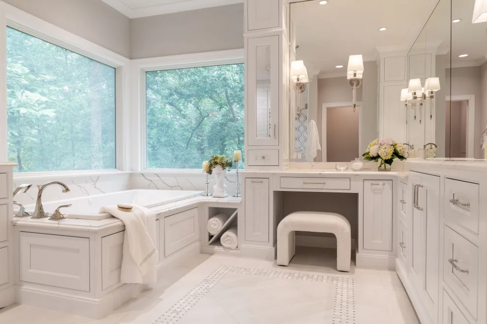Elegant Main Bathroom by KH Interiors - Photo 4