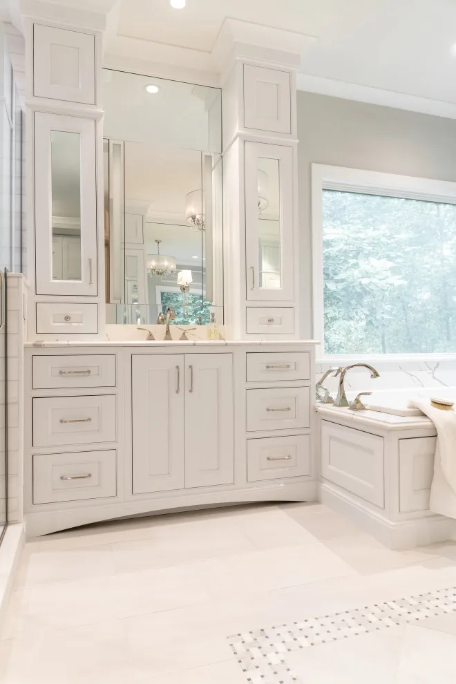 Elegant Main Bathroom by KH Interiors - Photo 2