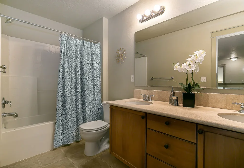 Lyngate/Star Setup by Sarah Waddell, Pomeroy House Interiors - Photo 5