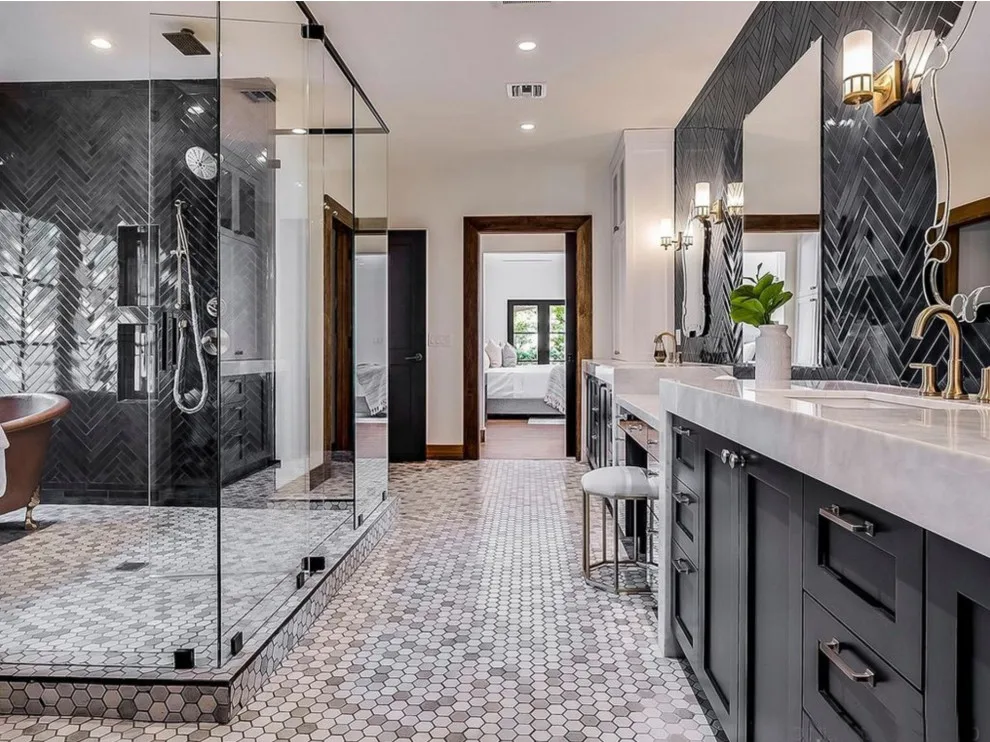 Mediterranean Renovation by Errez Design Inc. - Photo 15