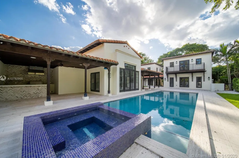 Mediterranean Renovation by Errez Design Inc. - Photo 16