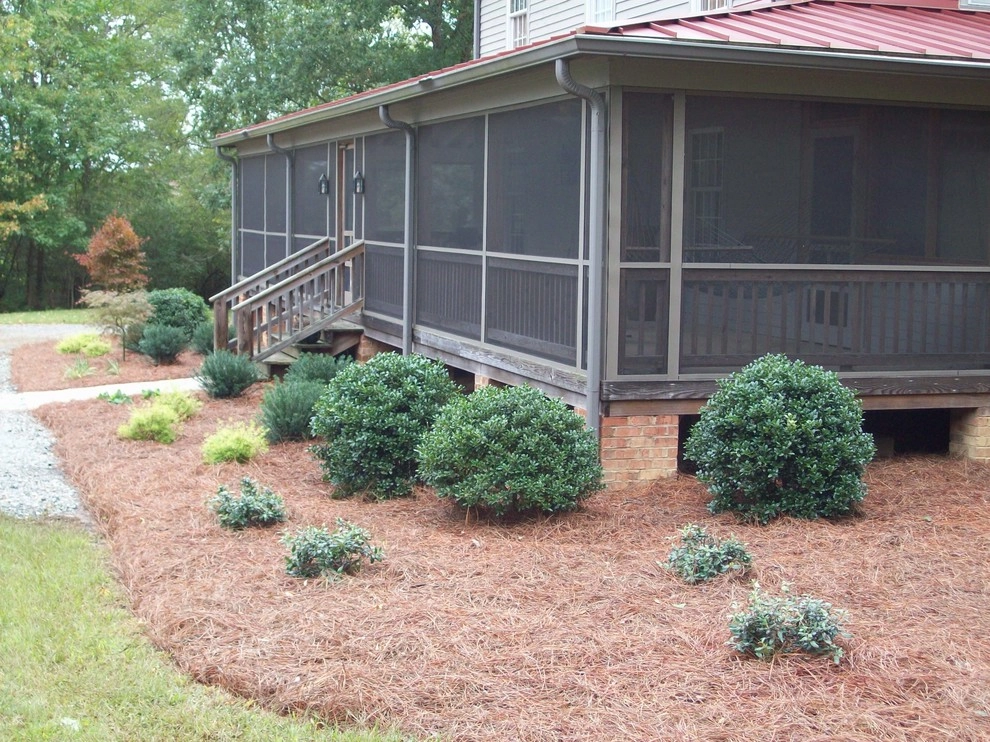 Oak Ridge: Cleanup & Re-landscape Neglected Foundation by New Garden Landscaping & Nursery - Photo 3