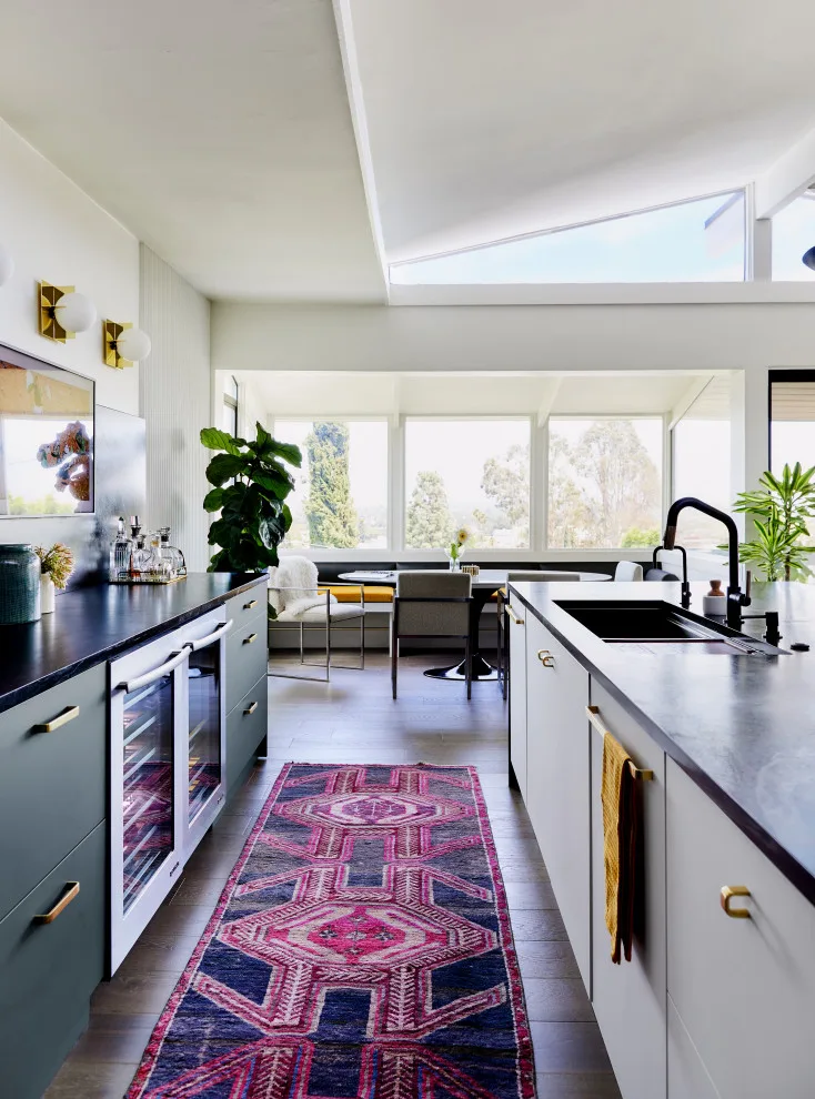 Diverse Mid-Century Hilltop Los Angeles by Studio Palomino - Photo 8
