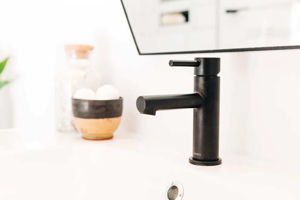 Retro Modern Bathroom by The Whitley Co. Interiors - Photo 3