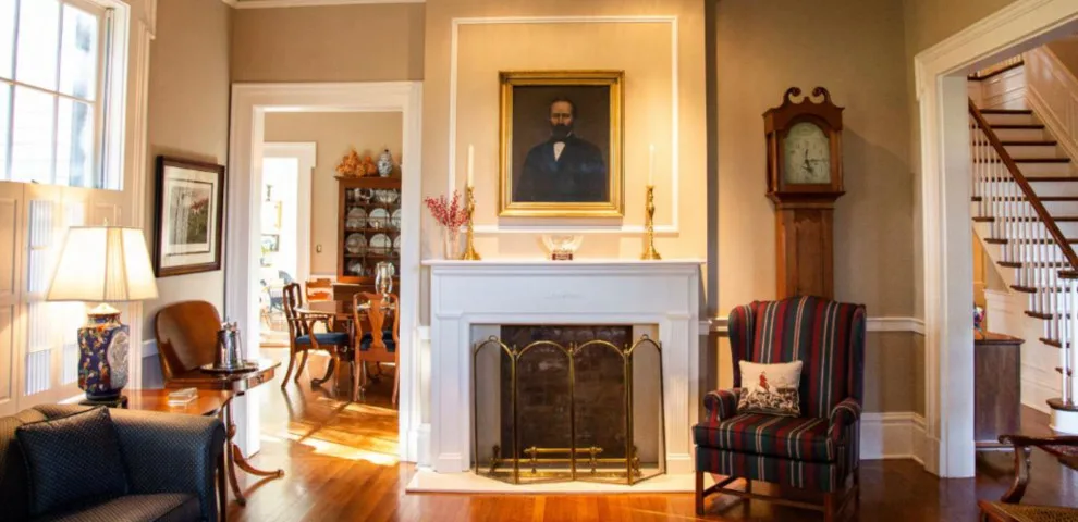 Bradley Fister Interiors - Photo 2