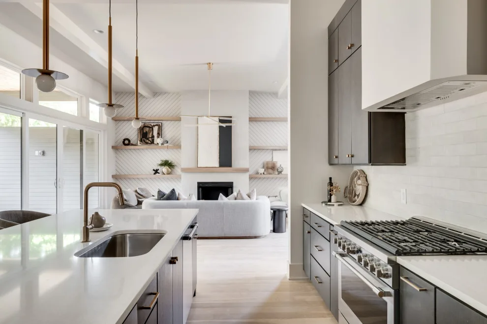 Contemporary and Elegant by Marcelle Guilbeau Interior Design - Photo 4