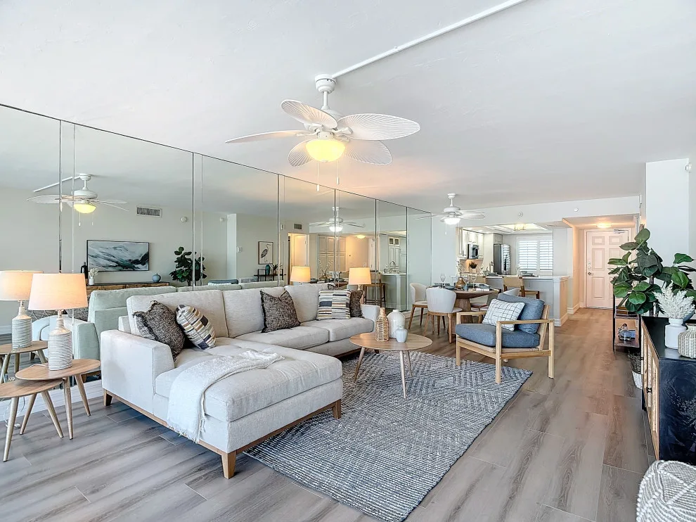 Contemporary Shoreline by Signal House Designs - Photo 2
