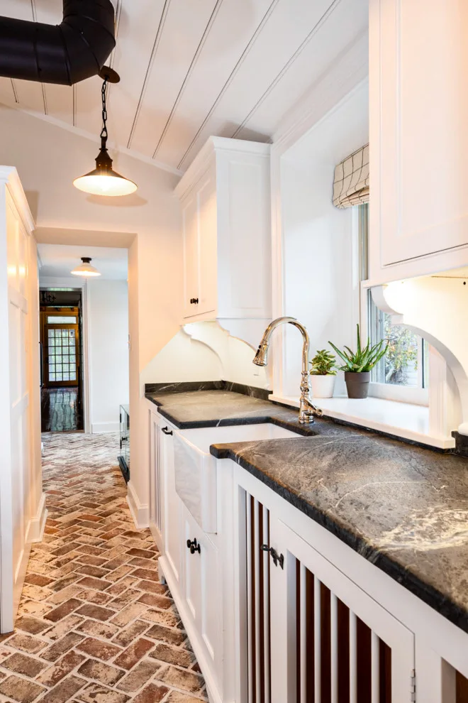 contemporary comfort in a traditional kitchen by Baker Posey Design - Photo 2