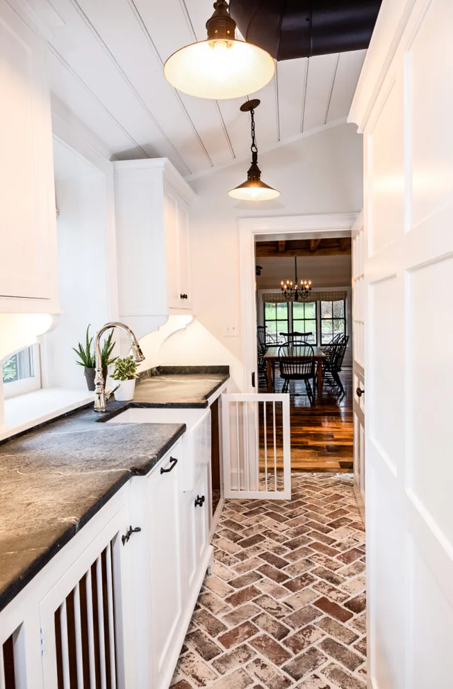 contemporary comfort in a traditional kitchen by Baker Posey Design - Photo 4