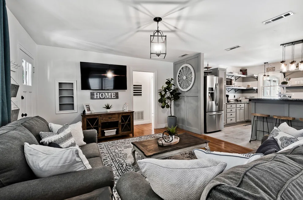 Autumn Rose Interiors - Photo 8