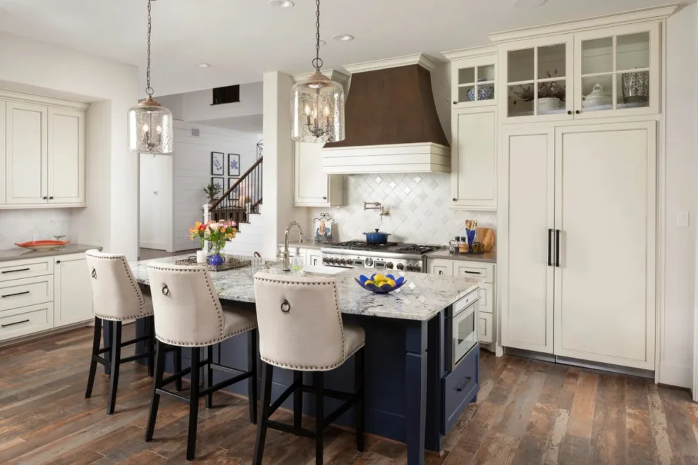 Contemporary Farmhouse by Atelier Haus Interiors - Photo 5