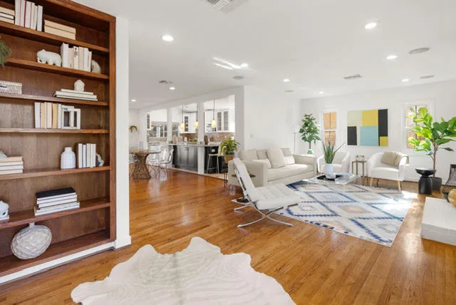 Collins Initiative by WE Home Staging Inc. - Photo 15