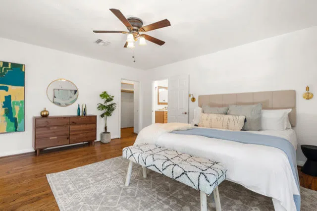 Collins Initiative by WE Home Staging Inc. - Photo 12