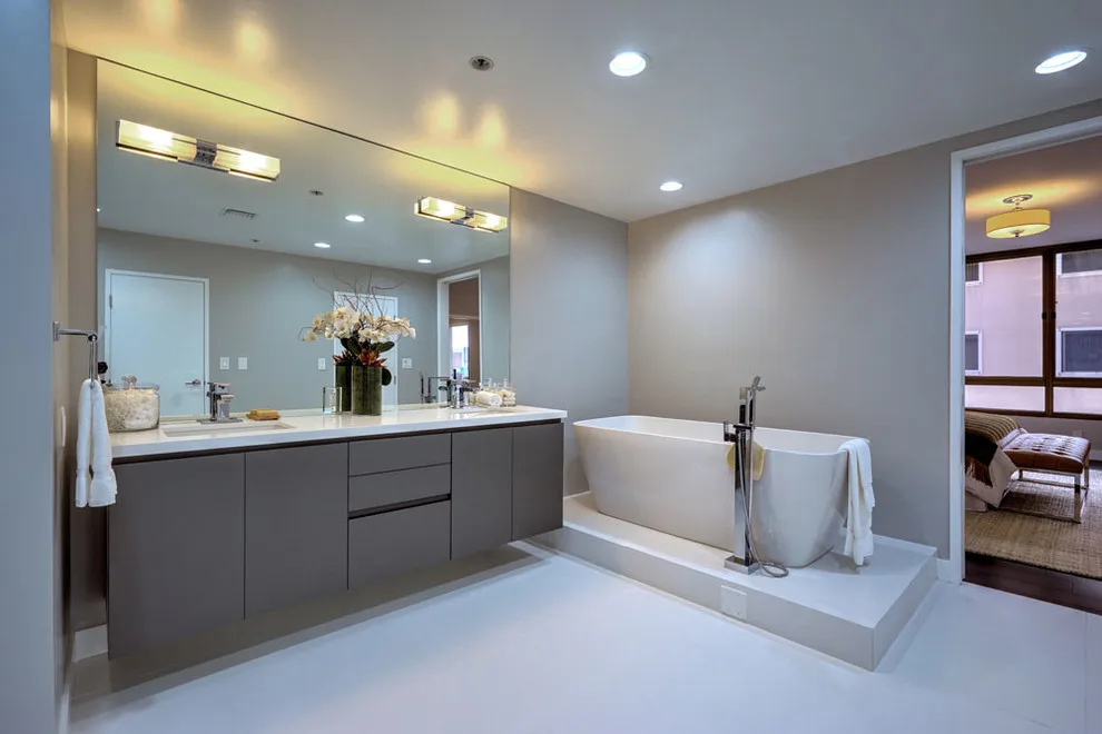 Contemporary Mid-Wilshire Condominium by Studio Palomino - Photo 11