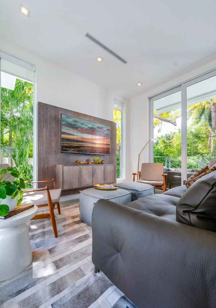 Vivian Macia Interiors LLC - Photo 2