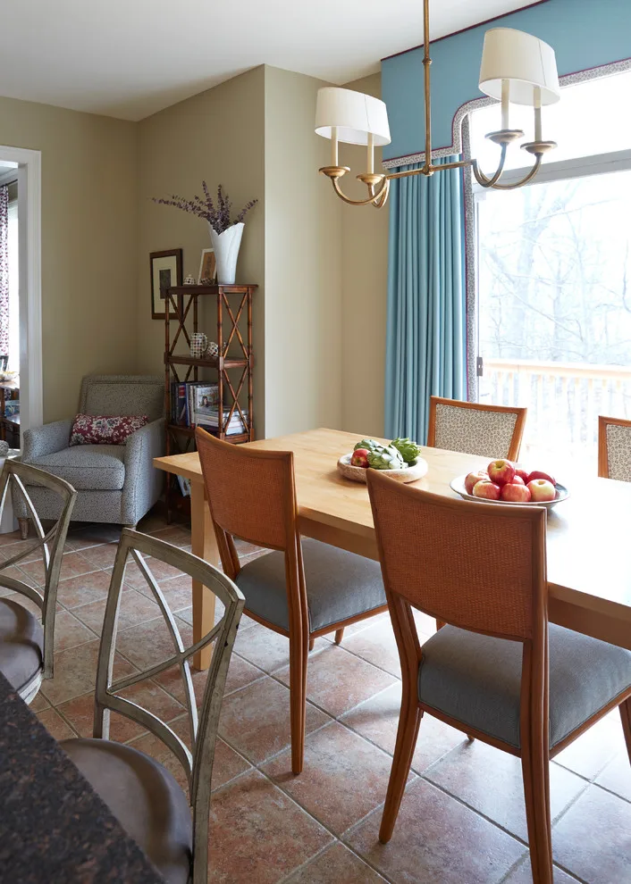 Contemporary Classic in Chicago's North Shore by Tina Dann-Fenwick Interiors - Photo 3