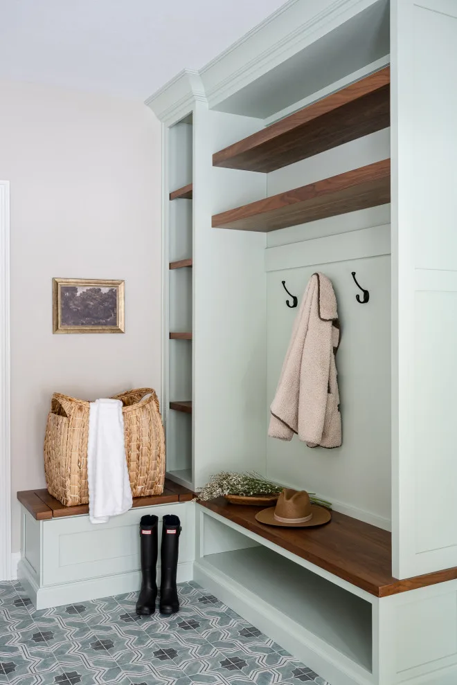 Mud Entryway by Catherine Marrano Interiors - Photo 4