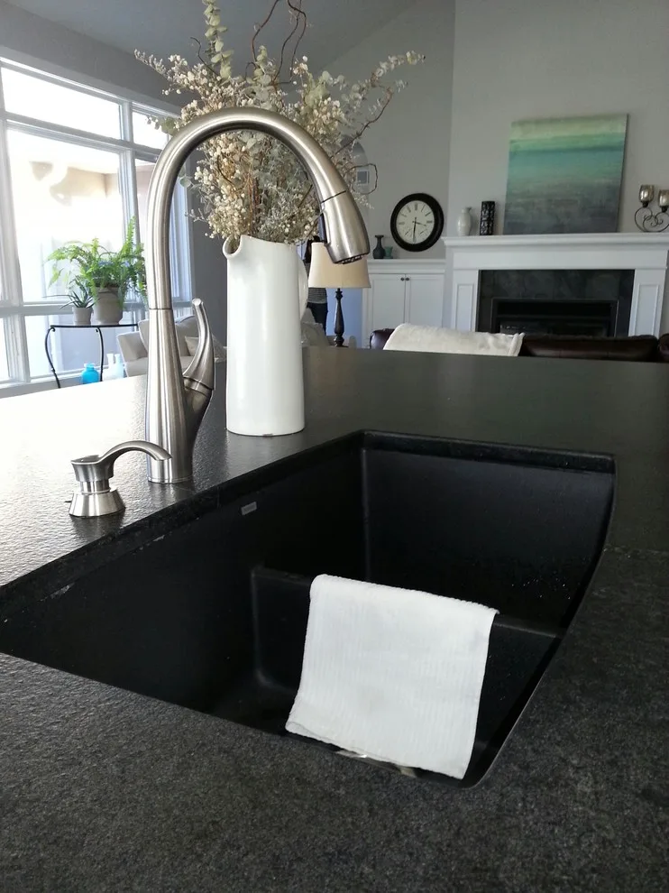 Modern Build: Cabinets, Custom Fixtures, Illumination, Surfaces by Tammy Viviano Interiors - Photo 10
