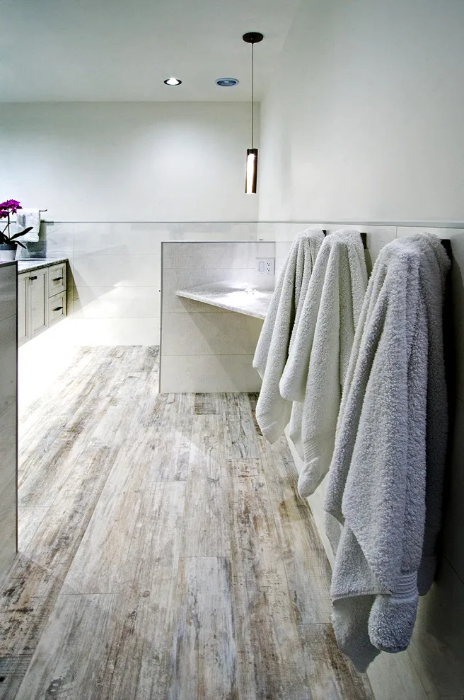 Contemporary Home Renovation in New Haven County by Barbara Block Interiors - Photo 4