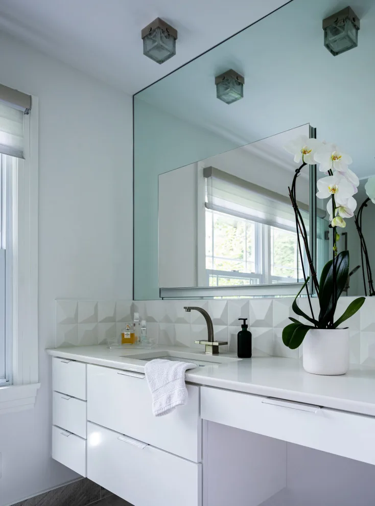 Contemporary Home Renovation in New Haven County by Barbara Block Interiors - Photo 2