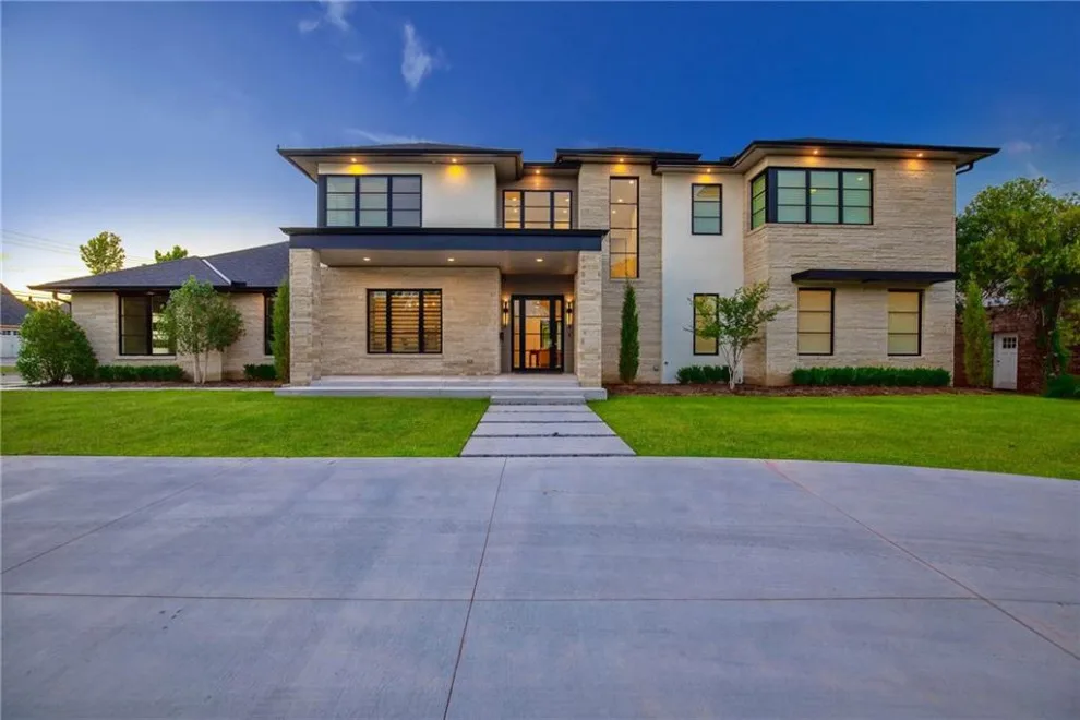 Custom Home in Nichols Hills by Kirby Home Designs - Photo 20