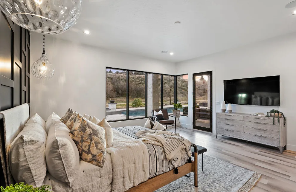 Angie Lewis Interiors - Photo 12