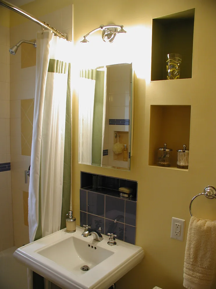 Compact Restroom by Otogawa-Anschel Design-Build - Photo 7