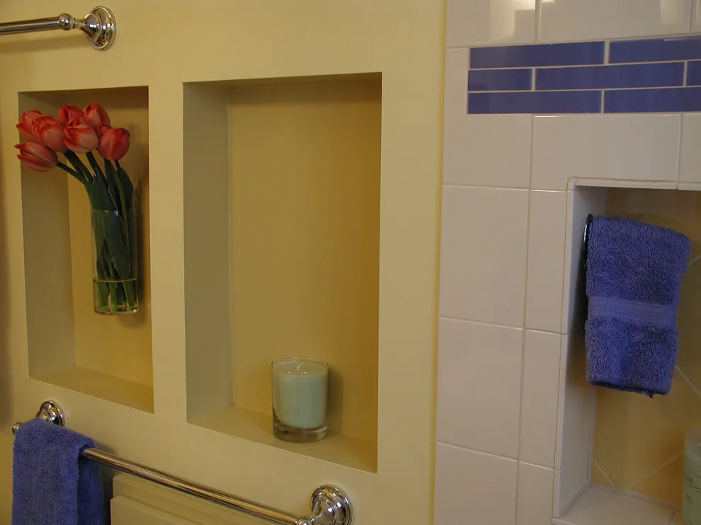 Compact Restroom by Otogawa-Anschel Design-Build - Photo 2