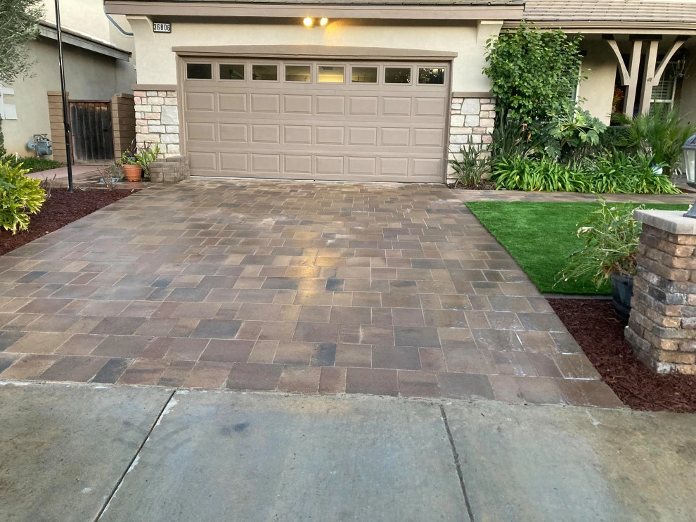 Oasis Turf & Hardscape - Photo 11