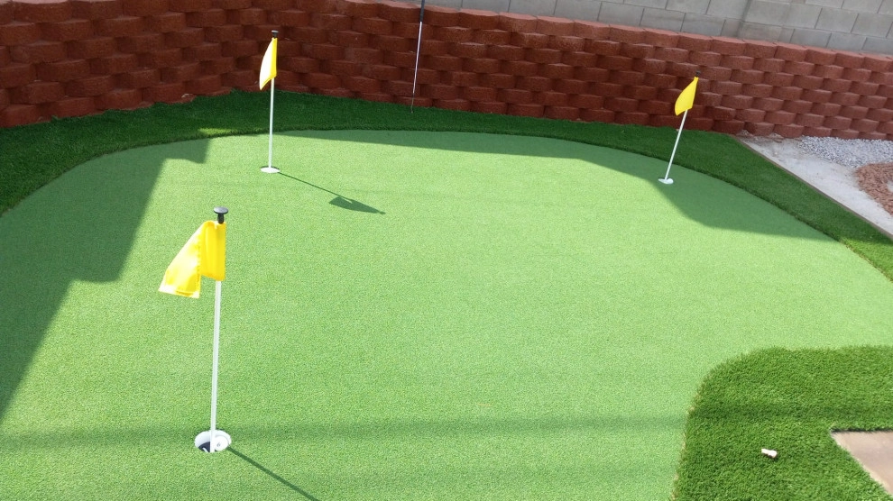 Fore!!! Beautiful Custom Putting Greens by Oasis Turf & Hardscape - Photo 2