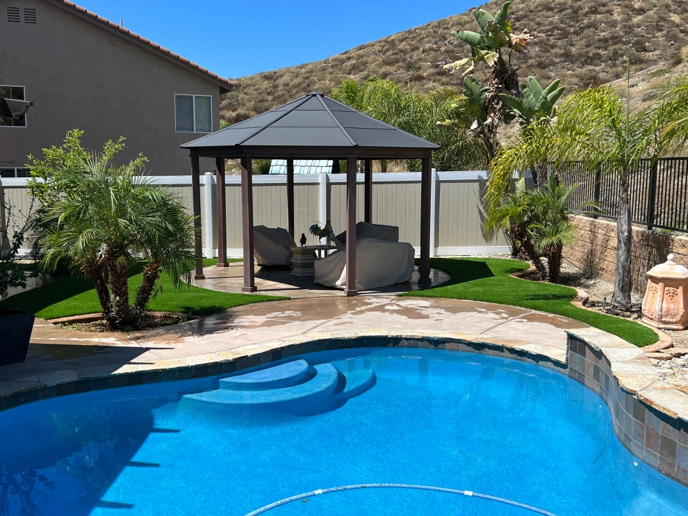 Oasis Turf & Hardscape - Photo 12