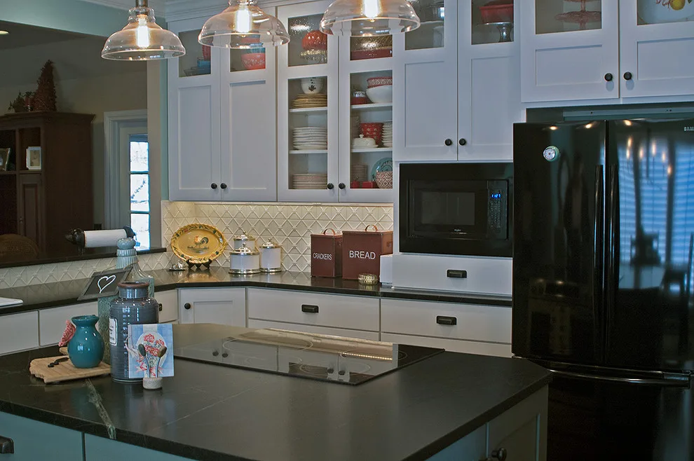 90's Classic Home Revamped - Signal Hill by The Buckingham Group - Photo 9