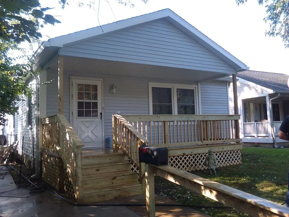 Classic Front Veranda by R. E. Construction & Maintenance Services, Inc. - Photo 5