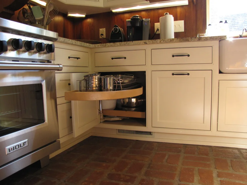 Classic Kitchen - Bespoke Cabinets by Crippen Woodworks - Photo 6