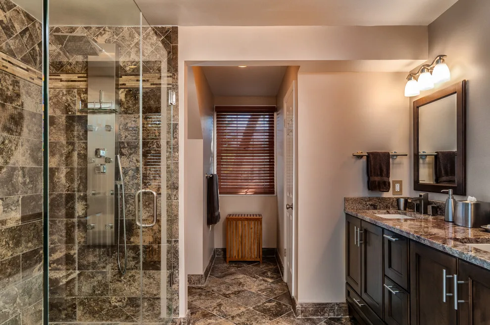 Premium Restrooms by Reo-servicepro, INC. - Photo 4
