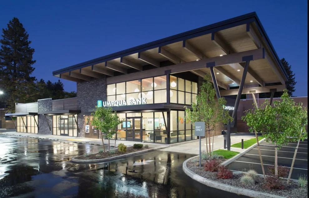 Umpqua Financial Institution by ALTUS Construction, LLC - Photo 5