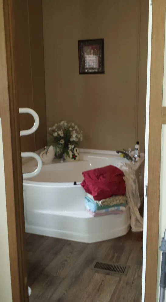 Veterans Affairs Approved Shower by LifeStyle Renovations, Inc. - Photo 5