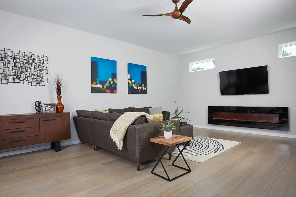 Victoria Trail - Contemporary by Berghuis Construction LLC - Photo 9