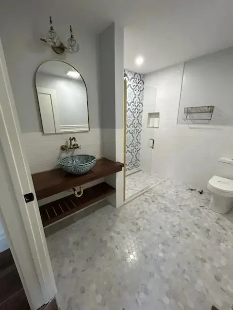 Retro Air Bed and Breakfast by Silver Fox Construction Services - Photo 6