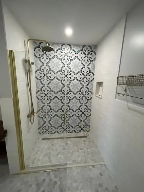 Retro Air Bed and Breakfast by Silver Fox Construction Services - Photo 4