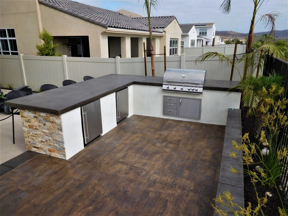 Outdoor Kitchen and concrete by Pacific Dreamscapes - Photo 2
