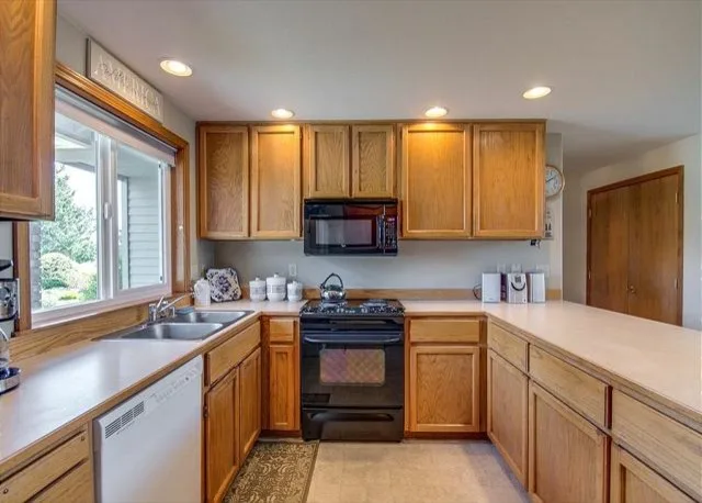 Wapato Point Rental Revamp by Apex Building Services - Photo 9