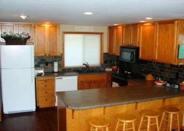 Wapato Point Rental Revamp by Apex Building Services - Photo 12