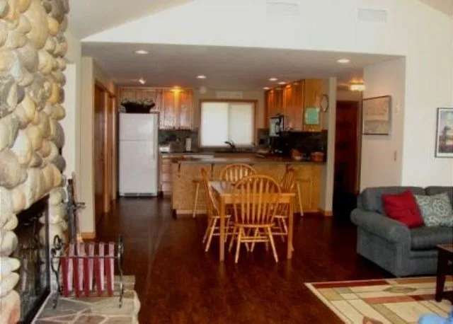Wapato Point Rental Revamp by Apex Building Services - Photo 6