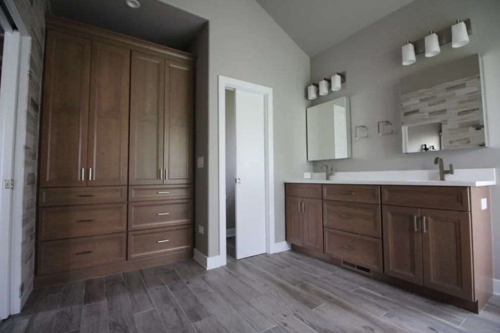 Cozy and Graceful Bathroom by Fredenhagen Remodel & Design - Photo 2