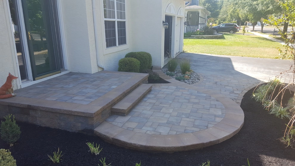 Cambridge Front Entry by Paradise Pavers Pond Landscaping LLC - Photo 2