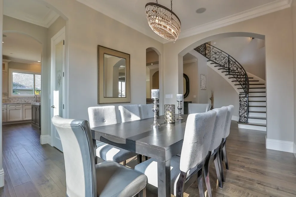 West Tailored Residence by Deco Development Inc. - Photo 3