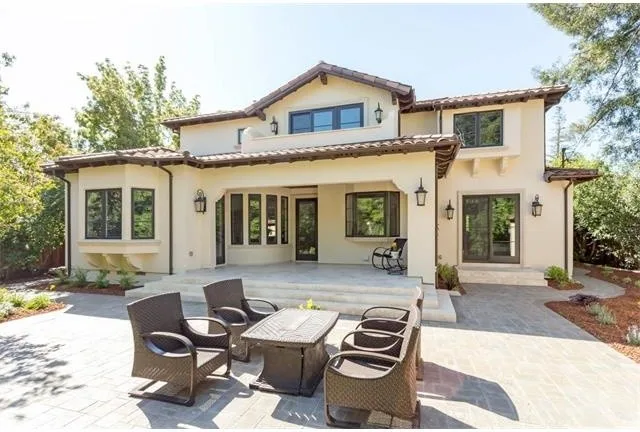 West Tailored Residence by Deco Development Inc. - Photo 4