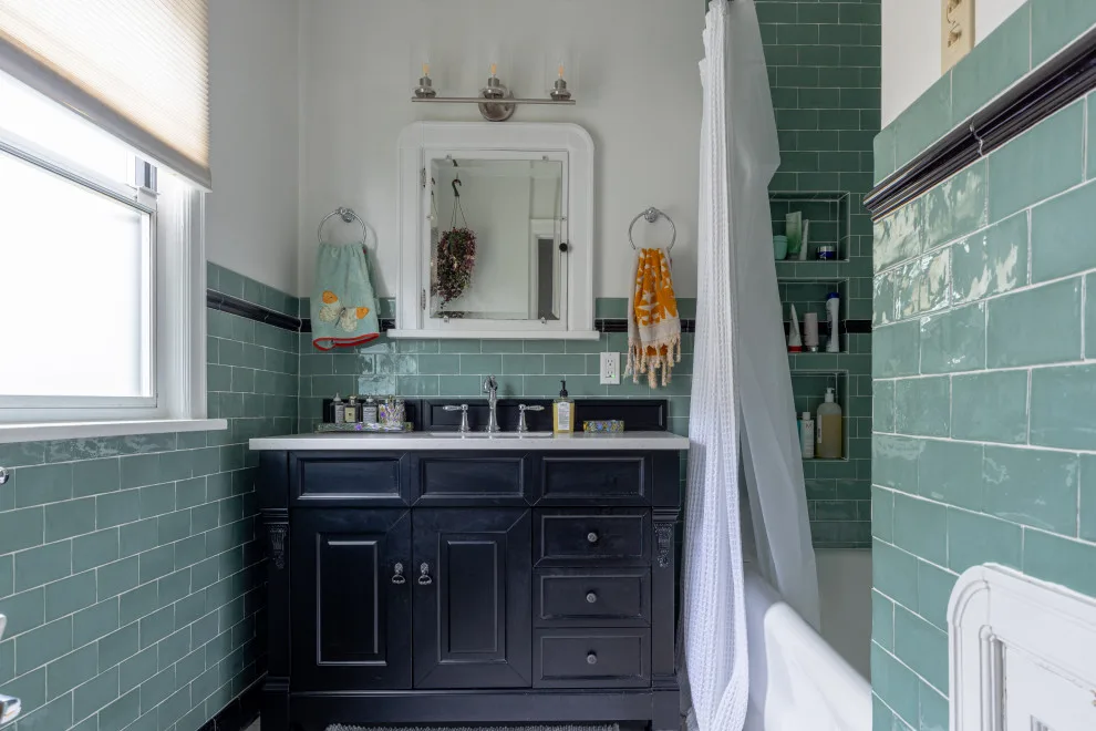 West Seattle Traditional Bathroom by Hi Hat Installations - Photo 5